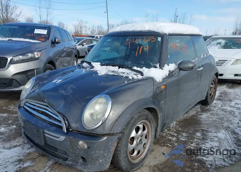 2006 Mini Cooper z USA, uszkodzony, nr VIN WMWRC335X6TJ75545